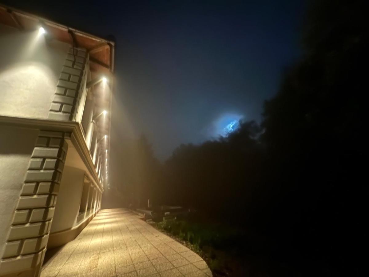 Hotel Galeria Pezinska Baba Pezinok Dış mekan fotoğraf