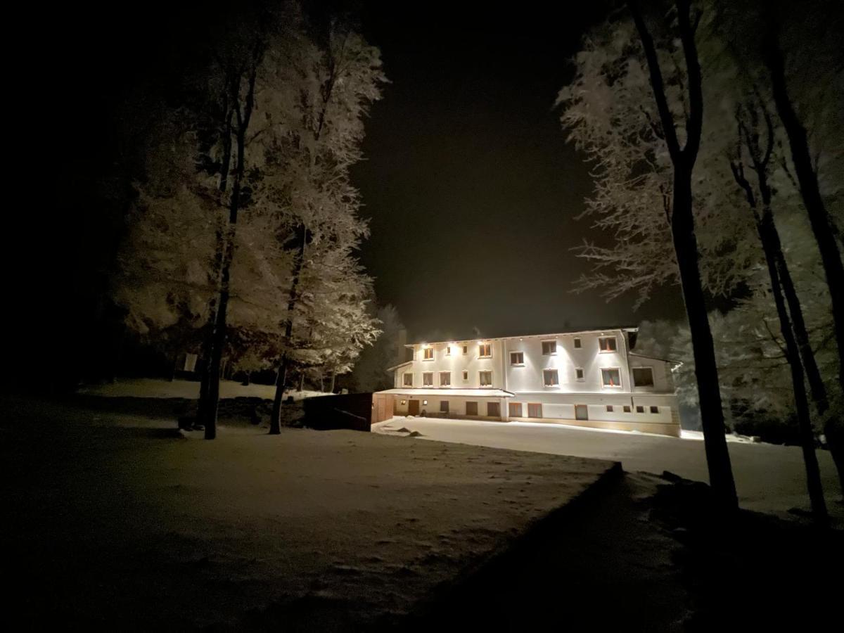 Hotel Galeria Pezinska Baba Pezinok Dış mekan fotoğraf
