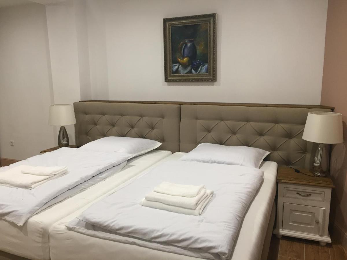 Hotel Galeria Pezinska Baba Pezinok Dış mekan fotoğraf