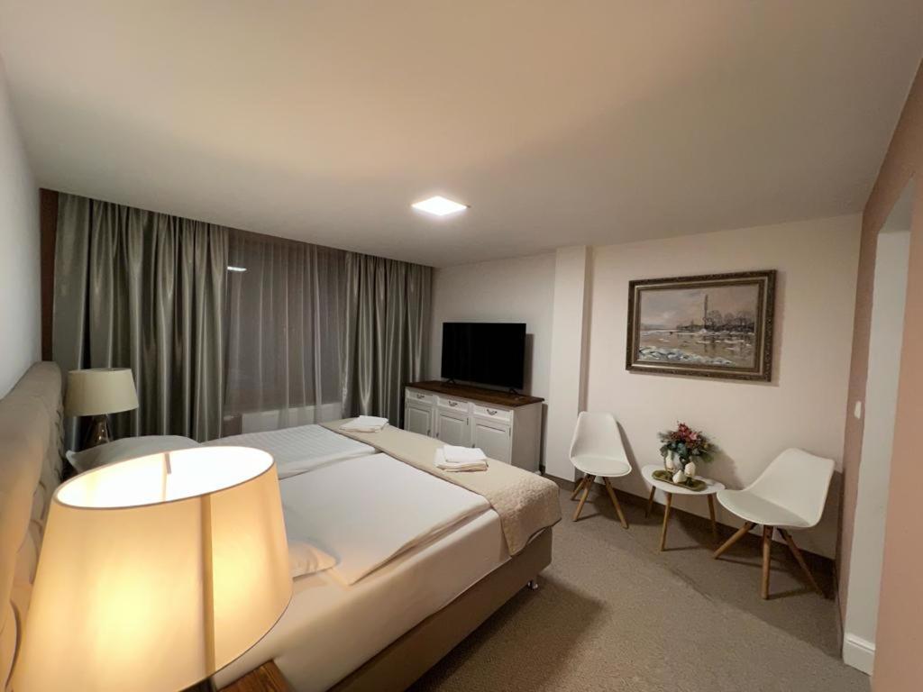 Hotel Galeria Pezinska Baba Pezinok Dış mekan fotoğraf